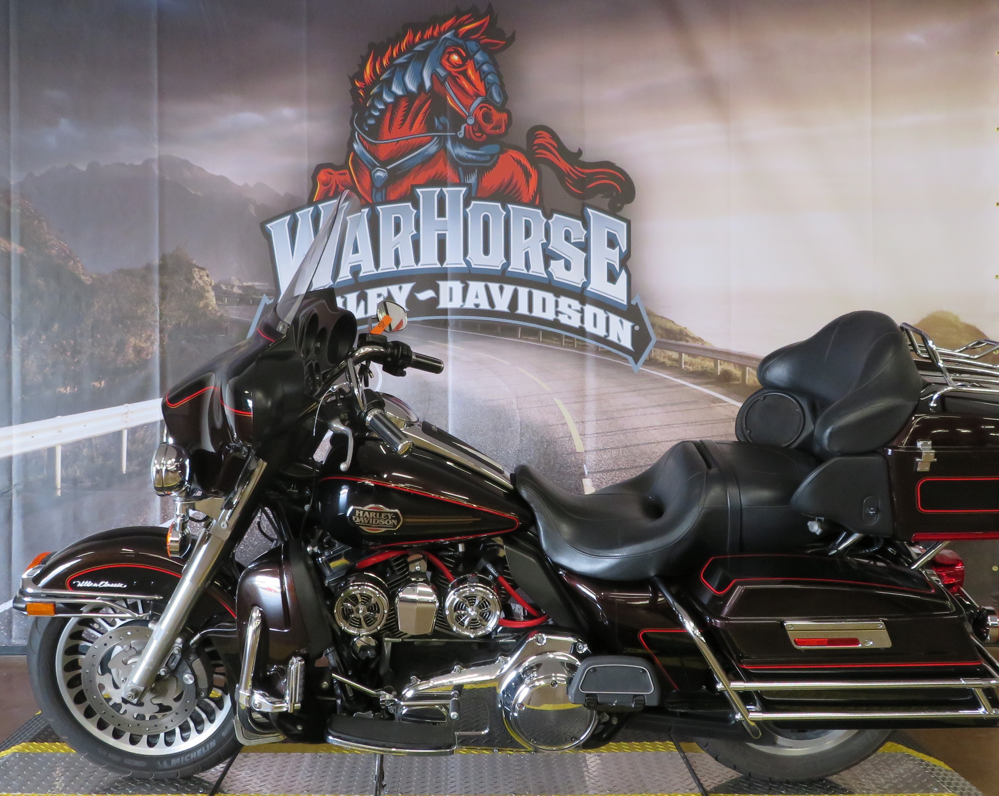 Pre-Owned 2011 Harley-Davidson Electra Glide Ultra Classic ...